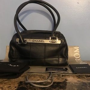 Chanel caviar square stitched shoulder bag